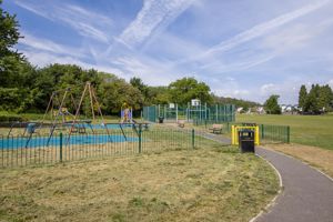 Photo 25- click for photo gallery